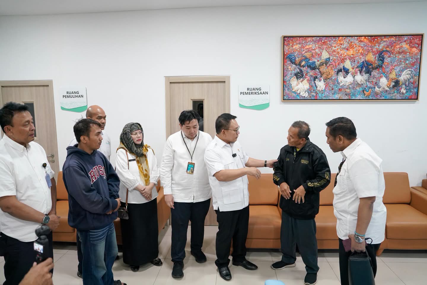 Jenderal TNI Prof.Dr.Dudung mengunjungi YTR Dirumah Sakit Hasan Sadikin