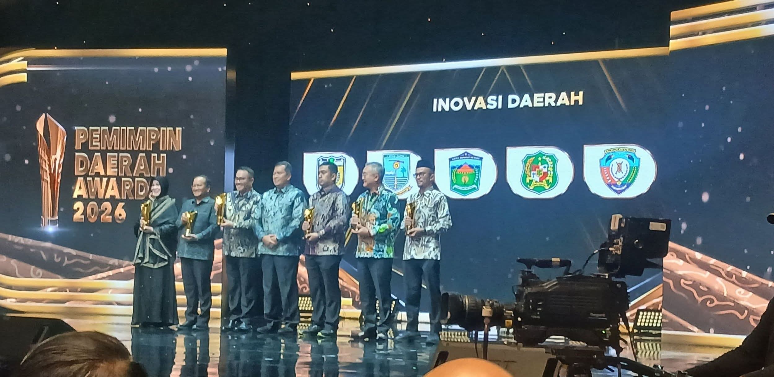 iNews TV Anugerahkan Award untuk Wali Kota Subulussalam atas Keberhasilan Pembangunan Infrastruktur