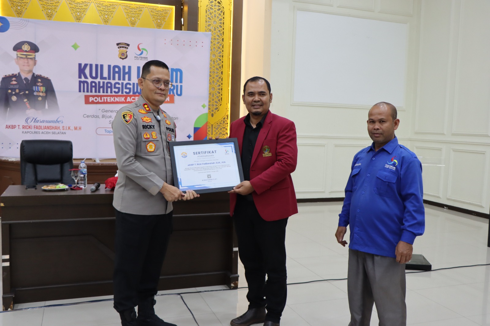 Isi Kuliah Umum, Kapolres Aceh Selatan Edukasi Mahasiswa Poltas tentang Bahaya Narkotika dan Kejahatan Siber